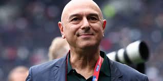 Women's Sports: Naomi Osaka stans at London Fashion Week and we pick our  Top 5 sports inspired looks for sporty women