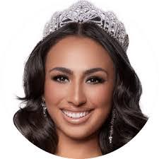 Chanel Wise's Instagram, Twitter & Facebook