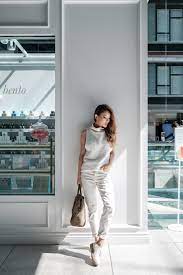 Her blog fashionmonger talks about fashion, beauty and lifestyle. Columbus Circle Calling Notjessfashion
