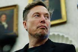 Jeff Bezos Ganha Vizinho Misterioso no 'Bunker dos Bilionários' de Miami