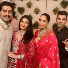 Inside Pics Aishwarya Rai Bachchan Abhishek Bachchan Bipasha Basu Rani Mukerji Big B Pose At Diwali Bash Pinkvilla Последние твиты от aishwarya rai (@aishwaryarai). aishwarya rai bachchan abhishek