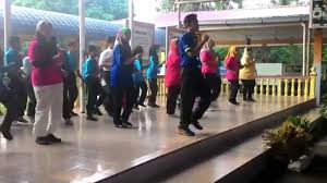 Perhimpunan (nyanyian lagu negaraku, negeri dan sekolah)8:30 pagi : Senamrobik Hari Sukan Negara 2015 Sk Bukit Rokan Utara Youtube