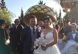A post shared by roberto speranza (@robertosperanza79) on aug 31, 2020 at 2:14am pdt rosangela e roberto si sono sposati nel settembre del 2015, a gerusalemme , città del cuore di roberto. Matrimonio Esotico A Ferragosto Elisabetta E Gaetano Scelgono L Ananas Quotidiano Di Gela