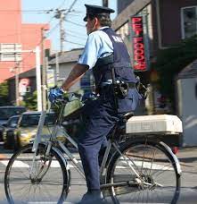 日産エクストレイルの日記 自動車事故 お巡りさんがやってきました 男性警察官 警察官 お巡りさん