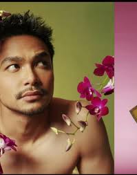 Tak sangka ada mee segera perisa hipokrit. Foto Tak Berbaju Bersama Bunga Ros Dapat Perhatian Syafiq Kyle Buat Ramai Menjerit Hot Fm
