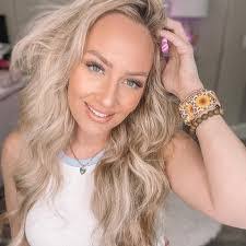 Erica Angell's Instagram, Twitter & Facebook