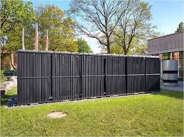 Vertikale Kombination Von Solarabsorbern Als Sichtschutz Gestaltungselement Oder Zaun Foto Energie Experten Org Poolheizung Solar Schwimmbader