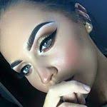 Eileen Narvaez's Instagram, Twitter & Facebook