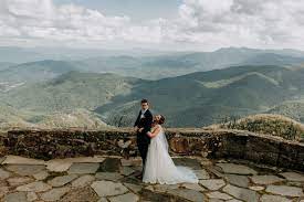 Best Nc Epic Wedding Venues And Elopement Locations Wedding Venues North Carolina North Carolina Mountain Wedding Asheville Wedding Venue