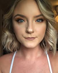 Dont worry, I still play with my make up 🤗 with and without eyeliner and  mascara #jaclynhillpalette #makeuplover