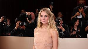 Justine Lupe Goes Nearly Naked Dress at the 2026 Golden Globes