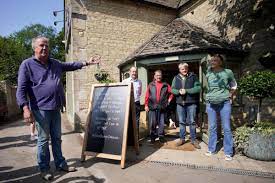 Hundreds queue for hours to get in Jeremy Clarkson's new pub | This is Oxfordshire