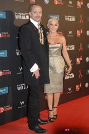 Miguel bosé, uno de los capitanes del buque de los negacionistas, ha reaparecido después de darles plantón a sus seguidores en la manifestación contra la plandemia que se celebró en madrid. Miguel Bose Y Ana Torroja En La Gala Contra El Sida 2012 De Barcelona Famosos En La Gala Contra El Sida De La Fundacion Lluita En Barcelona Foto En Bekia Actualidad