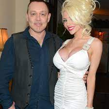 Courtney stodden and chrissy teigen photo: Courtney Stodden Claims She Was Groomed And Verbally Abused By Doug Hutchison