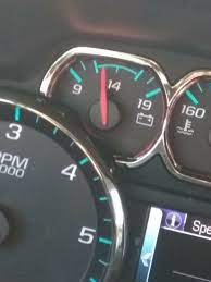 Information on voltmeter gauge fluctuation due to regulated voltage control system some customers may comment that the voltmeter is fluctuating between 12 and 14 volts on their. Gmc Yukon Questions Battery Guage Cargurus