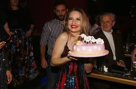 Also known as acropolis, it is located in the south side of acropolis and bounded between the avenues dionysiou areopagitou and syngrou. Ntora Makrygiannh To Fwtografiko Almpoym Toy Parti Twn Gene8liwn Ths Patrisnews Efhmerida Patris Hleias