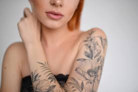 Tatouage femme coquelicot signification is important information accompanied by photo and hd tatouage coquelicot le pavot sauvage tattoome le. Quel Tatouage Fleur Pour Femme Choisir Soin Du Corps