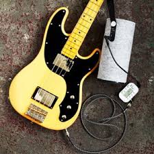 At this point you'll want to make sure everything is turned on and that your computer recognizes the usb input from the audiobox. Play Guitar Through Your Computer Speakers