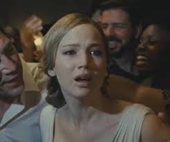 Jennifer Lawrence na czerwonym dywanie. Zaskoczeniem był wybór butów