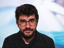 La vida és un caos i per això ens hem inventat la literatura”