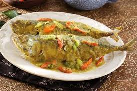 1 ekor ikan mujaer (goreng kering) 1 iris lengkuas 1 iris jahe 1 buah tomat hijau 12 buah cabe rawit. Cara Bikin Ikan Pesmol Gurih Dan Enak Banget Ala Restoran Sunda Bumbu Rahasia Ini Kuncinya Semua Halaman Sajian Sedap