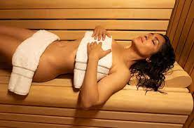 Salma Hayek poses nude in steamy sauna snap
