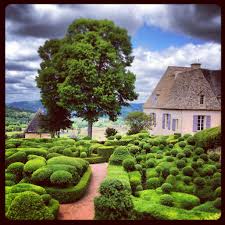jardins de marquessac a great example of cloud pruning the gardens were created in the 19th century and then lost garden inspiration cloud pruning landscape