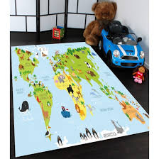 Yumuşacık ve rahat olan bu halı modeli sıcak bir oda atmosferi ve ayak altı konforu sağlar. Evdeko Dunya Haritasi Cocuk Odasi Halilari