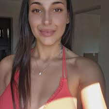 hney follow look at me