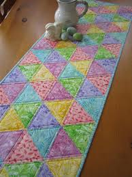 Spring Easter Table Runner In 2020 Quilted Table Runners Patterns Easter Table Runners Quilted Table Runners