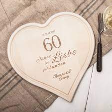 Wie alle hochzeitsjubiläen hat auch der 60. Herzbrett Mit Gravur Diamantene Hochzeit Personalisiert