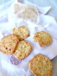 Sables Aux Eclats De Caramel Imprimer Auteur Miss Bretzel Ingredients Pour Environ 15 Sables Pour La Pate Sablee 12 En 2019 Caramel Biscuits Et Poudre De Noisette