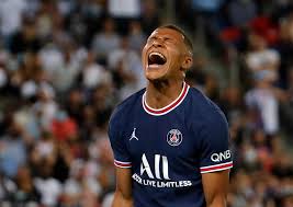 Mbappé began his senior career with ligue 1 club monaco, making his professional debut in 2015, aged 16.with them, he won a ligue 1 title, ligue 1 young player of the year, and the golden boy award. Btcgziuwsjgynm