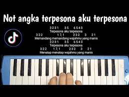 Chord lagu terpesona aku terpesona yang trend atau viral di tik tok dapat di mainkan di intrument gitar atau piano di kunci g. Not Pianika Terpesona Aku Terpesona Tiktok Viral Youtube