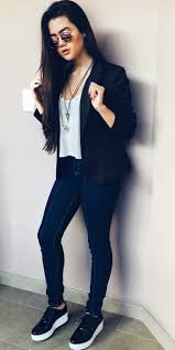 Resultado de imagem para roupas tumblr