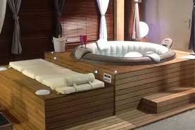 Equipe de poignees diffuseur lampe led dambiance panneau de controle. Comment Habiller Son Spa Gonflable Retrouvez 10 Idees D Habillage Pour Votre Spa Gonflable Jacuzzi Gonflable Jacuzzi Exterieur Gonflable Spa Gonflable