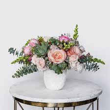 Coral Reef Vase Arranged With Pastel Colored Florals Modern Flower Arrangements Church Flower Arrangements Flower Arrangements