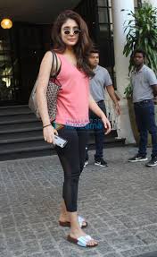 Kriti Sanon Disha Patani And Others Snapped At Soho House In Juhu 2 Images Bollywood Hungama Reddit gives you the best of the internet in one place.