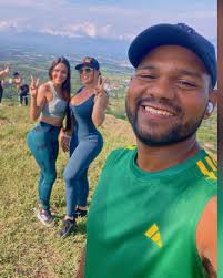 Soy feliz con cosas muy simples como una caminata con excelente vista y  excelente compañía 💕🫰🏻#amigos #montaña #caminar #semanasanta  #viernessanto