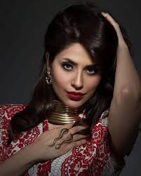 فيديو إلهام علي تتحدث لأول مرة عن زوجها وتكشف اسمه الأول فهل قصدت الفنان خالد صقر مجلة هي