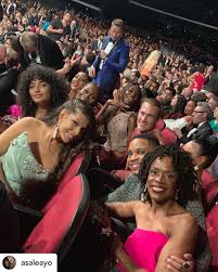 Pin By Izadora Bauer On Pose Poses Person Of Color The Emmys