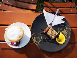 Die cappuccino farbe passt dem luxuriosen interieur wohnzimmer. Cappuccino Mit Kostenlosem Selbstgemachten Kuchen Vom Haus Picture Of Fahrenzhausen Upper Bavaria Tripadvisor