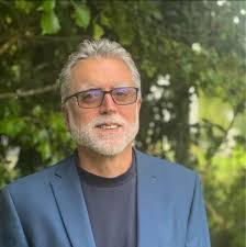 Daniel Mefford's Instagram, Twitter & Facebook