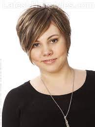 34 Flattering Short Haircuts For Older Women In 2021 Pixie Haircut For Thick Hair Thick Hair Styles Haircut For Thick Hair