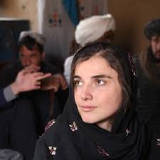 Elise Blanchard's Instagram, Twitter & Facebook