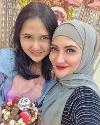 Photos érotiques de femmes / 500 images chaudes erotiques et de charme de. Pernikahannya Tak Direstui Orang Tua Hingga Hamil Di Luar Nikah Pesinetron Ini Kapok Hingga Memutuskan Hijrah Semua Halaman Nova