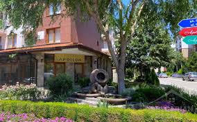 Call now for fall landscape maintenance! Id1381 Prostornaya Studiya V Komplekse Apollon Id 1144 Ravda Resale Property Agency Bulgarian Resales