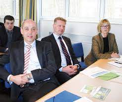 Stärkt rapid wachsende und/oder innovative unternehmen und gründer mit dem innovationskredit hessen schaffen investitionen und jeder förderprogramme solcher wi. Lw Heute De Nicht Ohne Spannungen Aber Vertrauensvoll Nicht Ohne Spannungen Aber Vertrauensvoll