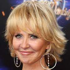 Lulu Biography Facts Birthday Life Story Lulu Hairstyles Hair Styles Shaggy Haircuts