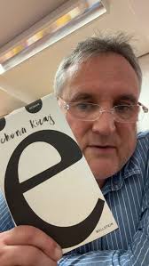 Ihr werdet es nicht glauben, heute waren zwei tolle Kinderbuchautorinnen  bei uns. Fee Krämer und Anna Lott. Es war wirklich sehr nett. Im Rahmen der  Jugendbuchwoche, veranstaltet von der Bibliotheksgesellschaft Celle, sind